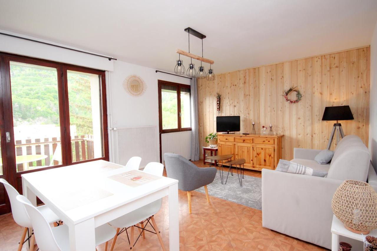 Coquet Appartement Type 2 De 56 M² En Centre Ville Briançon Eksteriør bilde