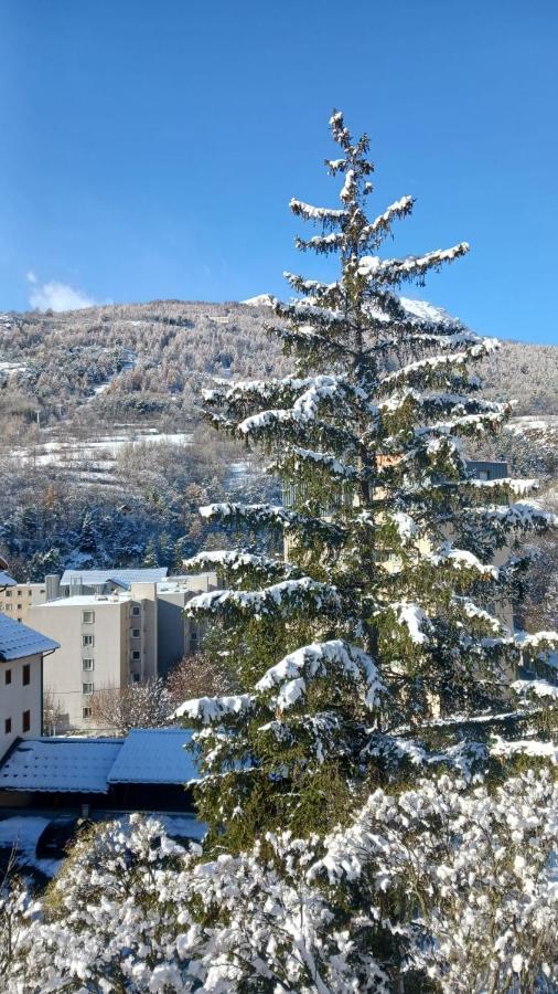 Coquet Appartement Type 2 De 56 M² En Centre Ville Briançon Eksteriør bilde